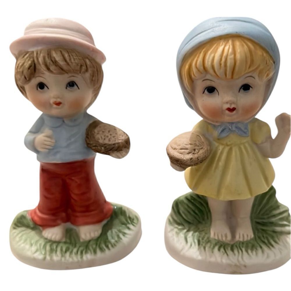 Vintage girl & boy porcelain figurines no chips cracks or discoloration EVC